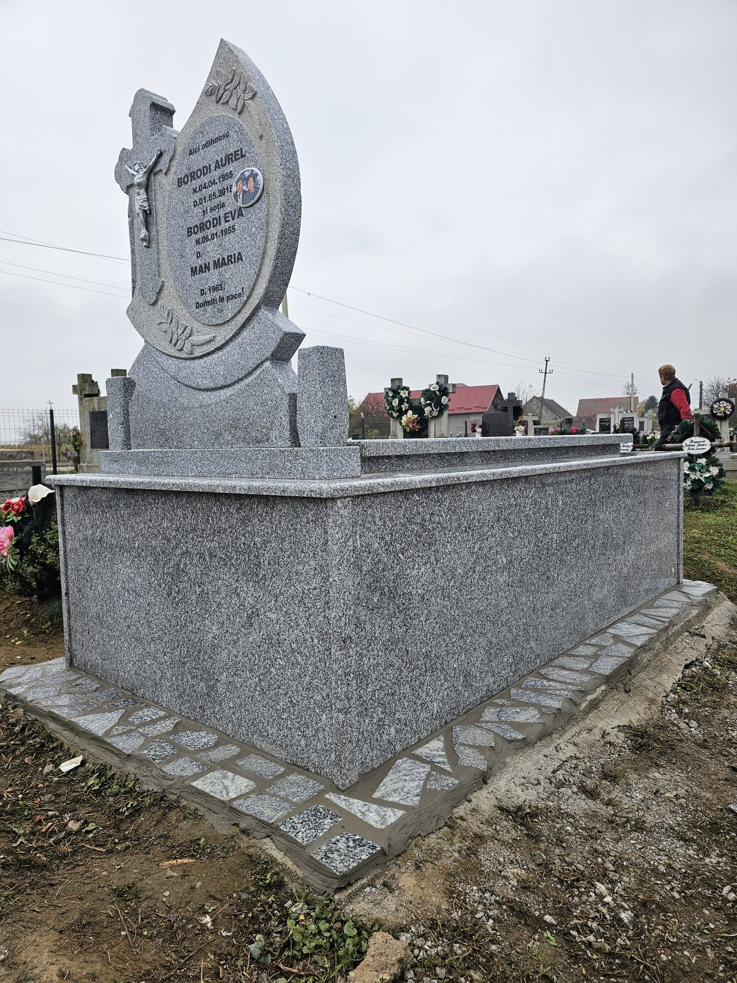 Morminte, cripte, in cimitirele din Satu Mare