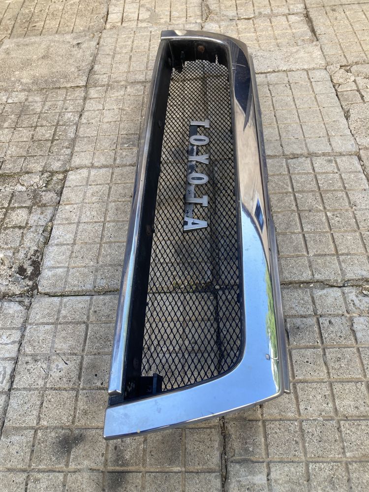 Решетка за тойота хайлукс/Toyota hilux 96-02г