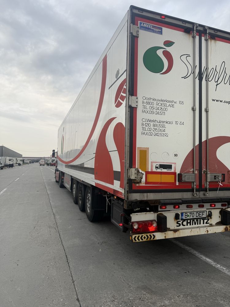 Semiremorca frigorifica standard monotemperatura lucrează zilnic