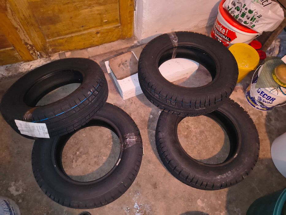 vand cauciucuri noi de reasapat