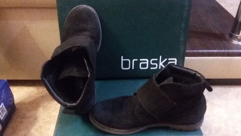 Ботинки весна -осень. замша натуральная ,черные фирмы Brasko размер 3