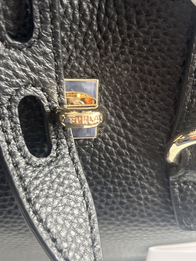 Furla Net crossbody mini.100% оригинал,със сериен номер,етикети,всичко