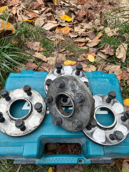 Фланци 5 х 112 , 20 мм с болтове.