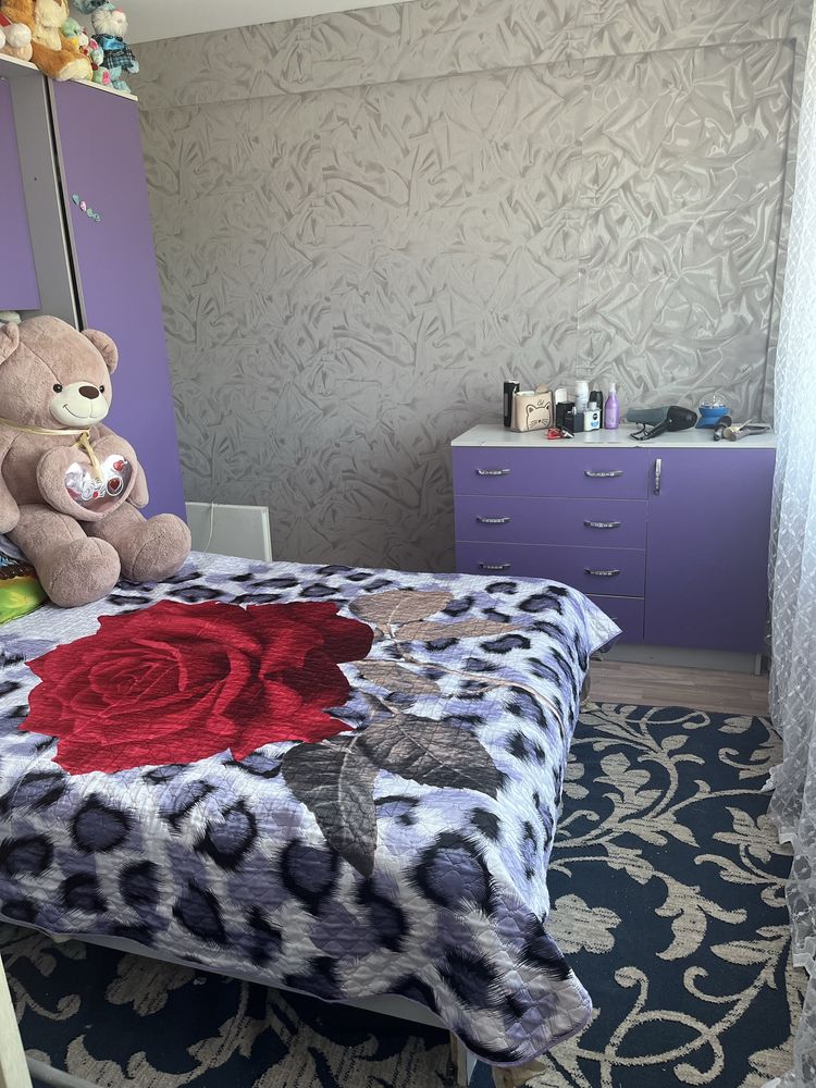 Продам 3-х комнатную мебелированную квартиру