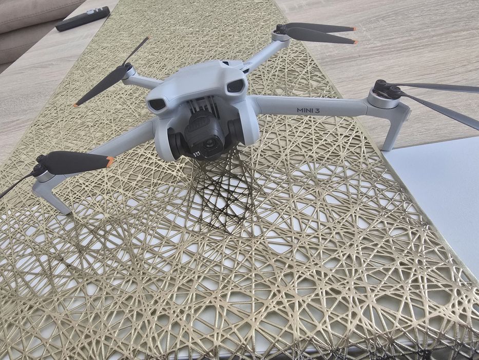 Дрон DJI Mini 3 Fly More Combo
