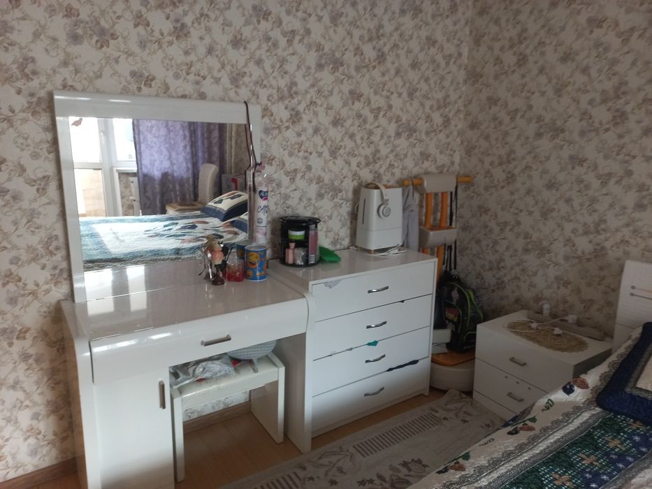 Продам спальный гарнитур