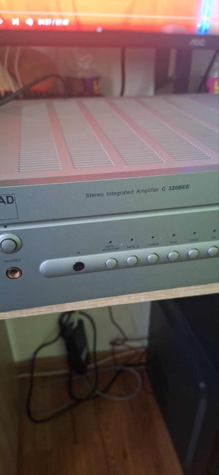 Продавам усилвател nad