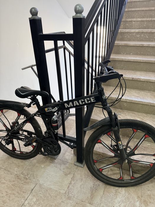 Велосипед в отличном состояний б/у 3,4 разв ездили