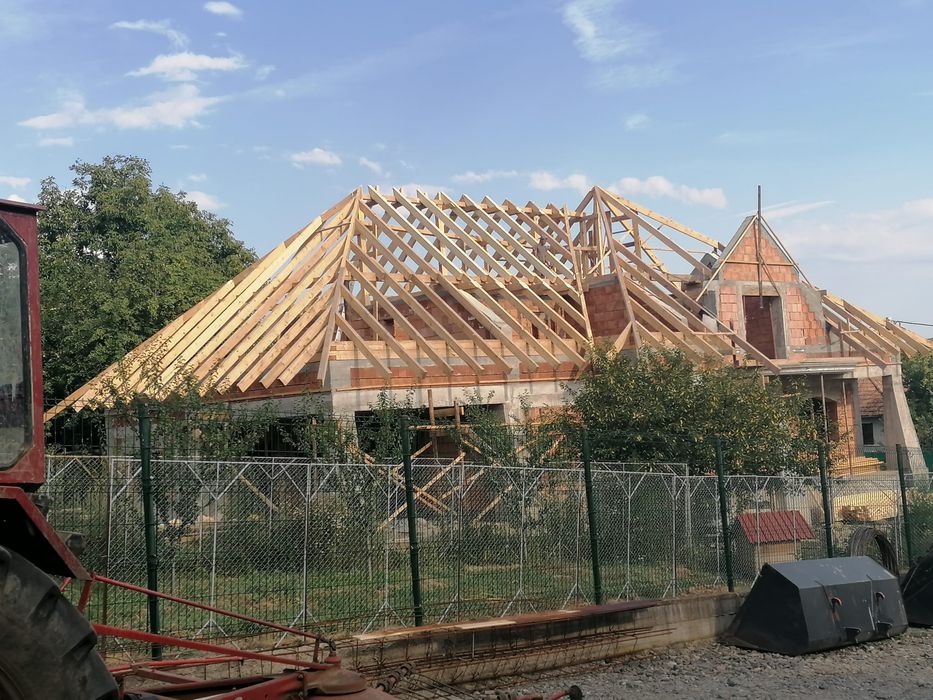 Confectionam structuri din lemn, acoperisuri, foisoare etc.