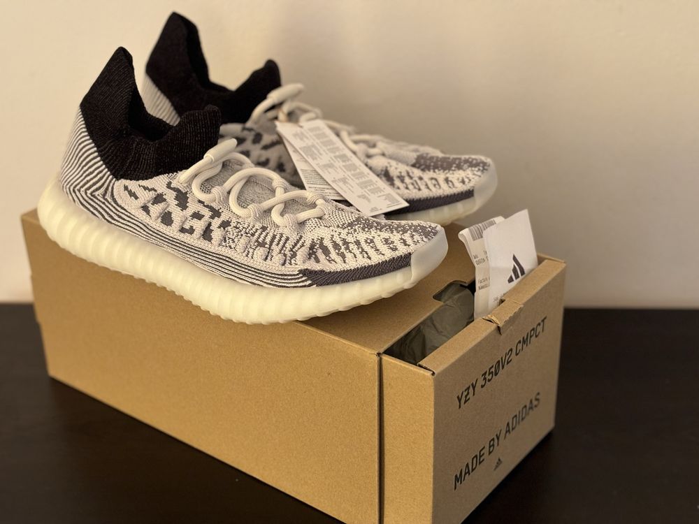 Adidas Yeezy 350 V2, чисто нови, 43 1/3, 42 2/3