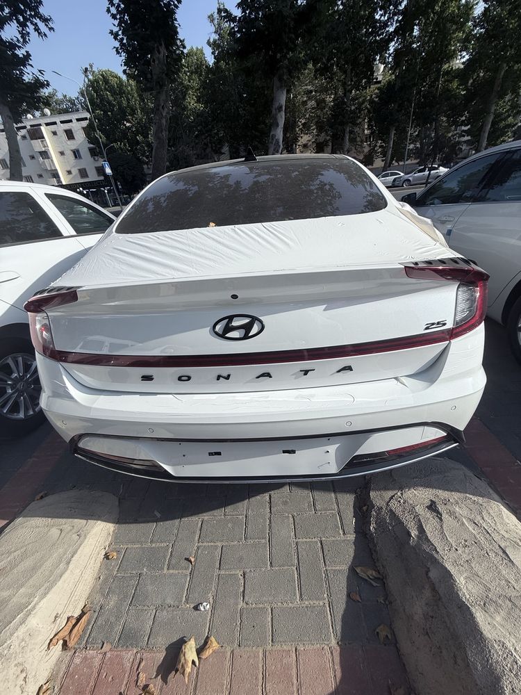 Hyundai Sonata full
