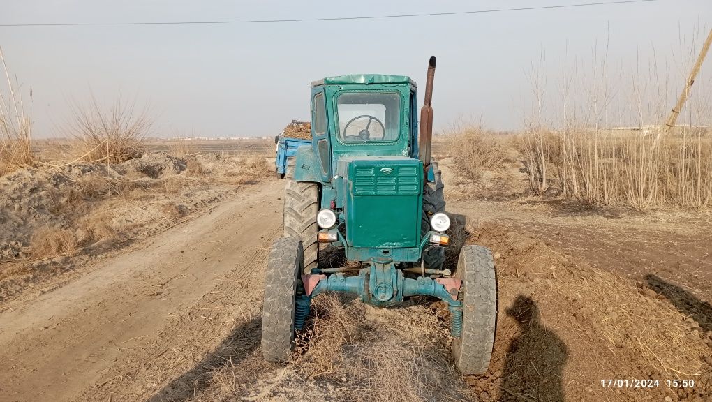 Трактор сотилади Т-40