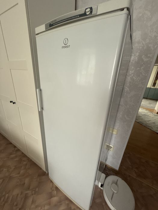 Морозильная камера INDESIT