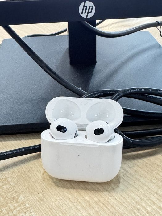 Air pods 3 продам срочно