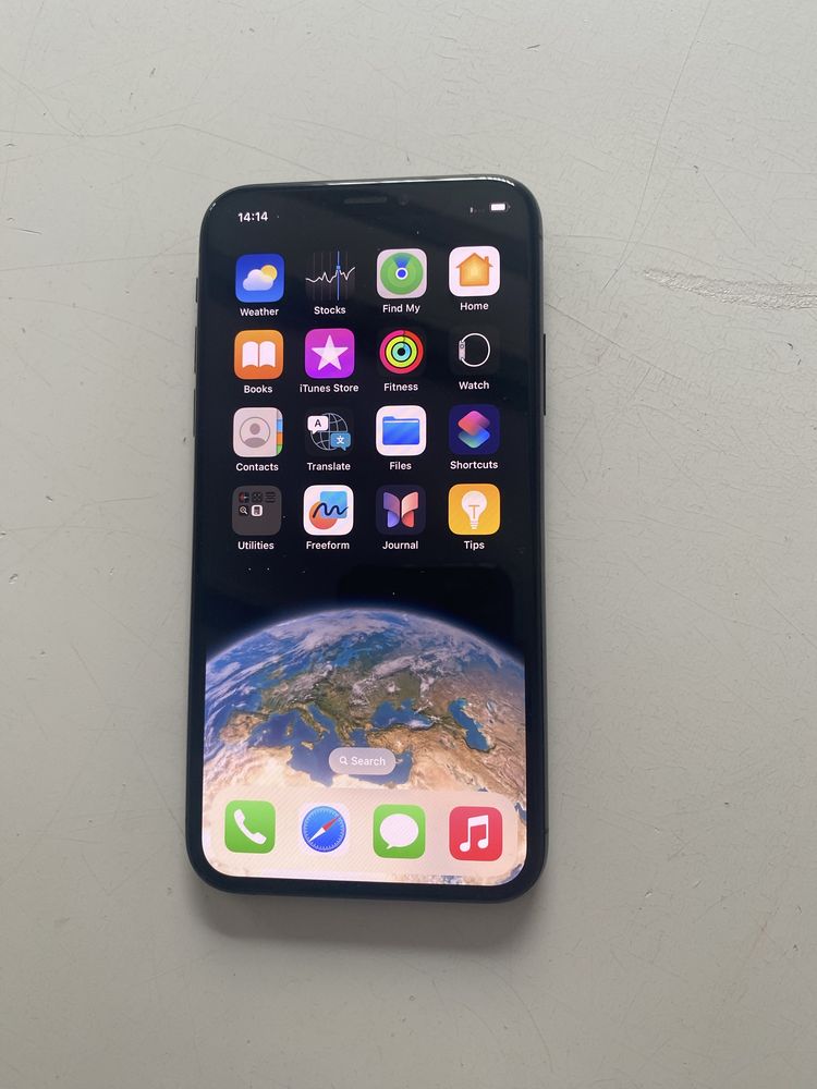 Продавам IPhone XS