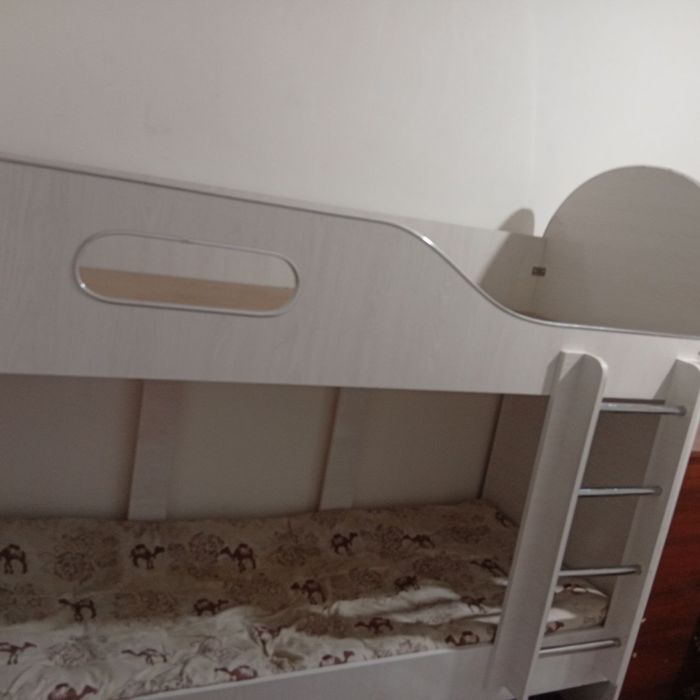 Detiskiy karovat 2 qavatli