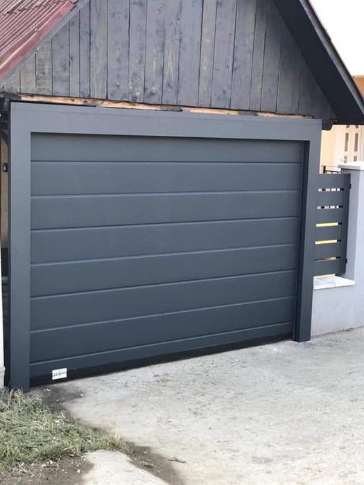 Usi de garaj moderne . Usa de garaj.  Porti de garaj. Poarta de garaj