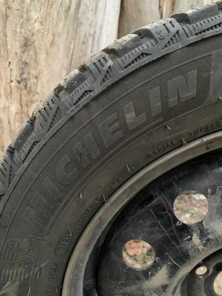 Зимняя резина MICHELIN X-Ice North 4 185/65 R15 92T с шипами