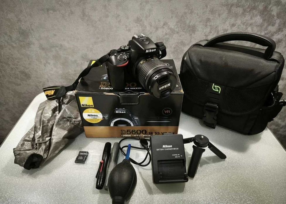 Зеркальный фотоаппарат Nikon D5600 kit 18 55mm