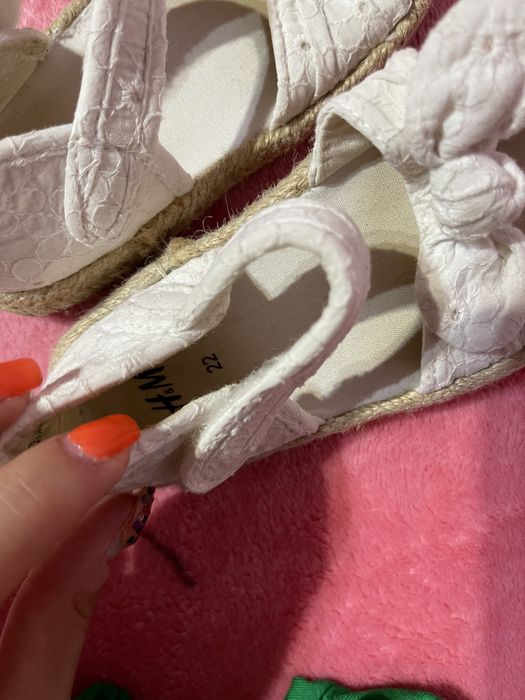 Săndăluțe fetițe h&m + cadou - 20 de lei