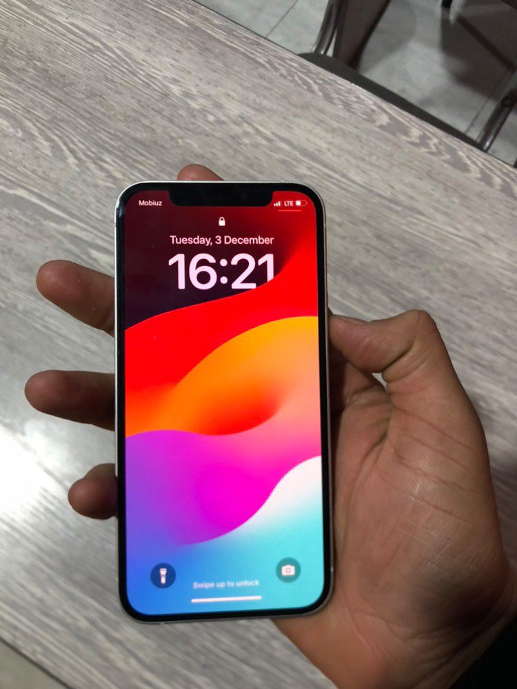 Sotiladi Iphone 12 oq