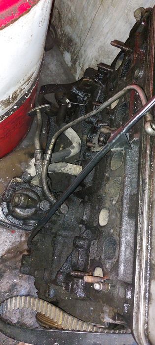 Продам двигатель на запчасти