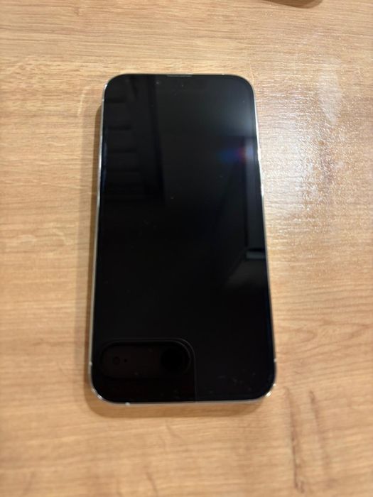 Iphone 13 pro impecabil si Apple watch SE