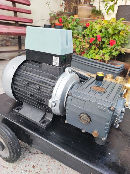 Grup de pompare presiune trifazic Interpump WS 151