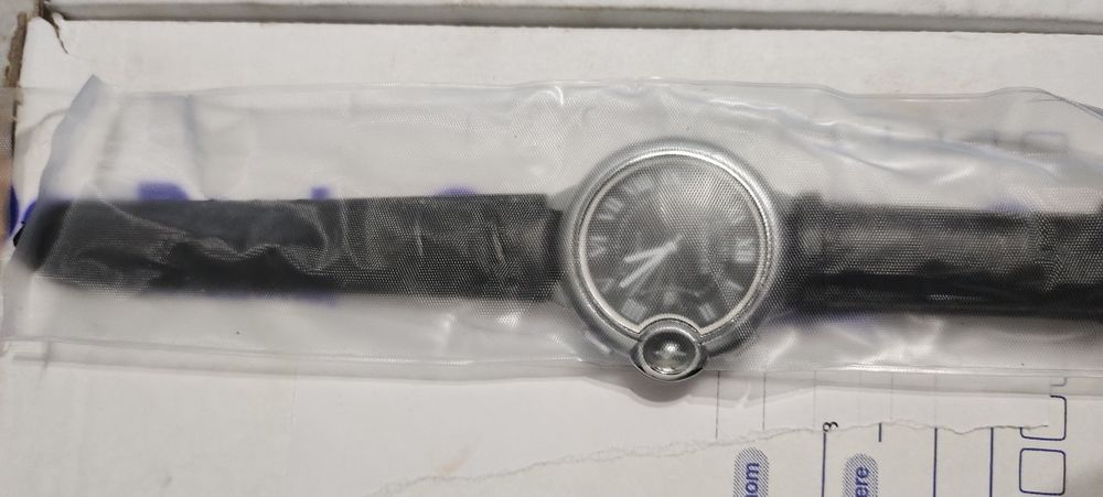 продам часы 3000тенге договоримся