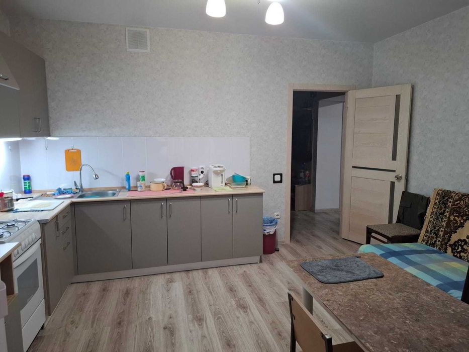 Продается 1-комн. квартира 48.5 кв.м. 5 этаж из 9. Мкр. Береке д. 53.