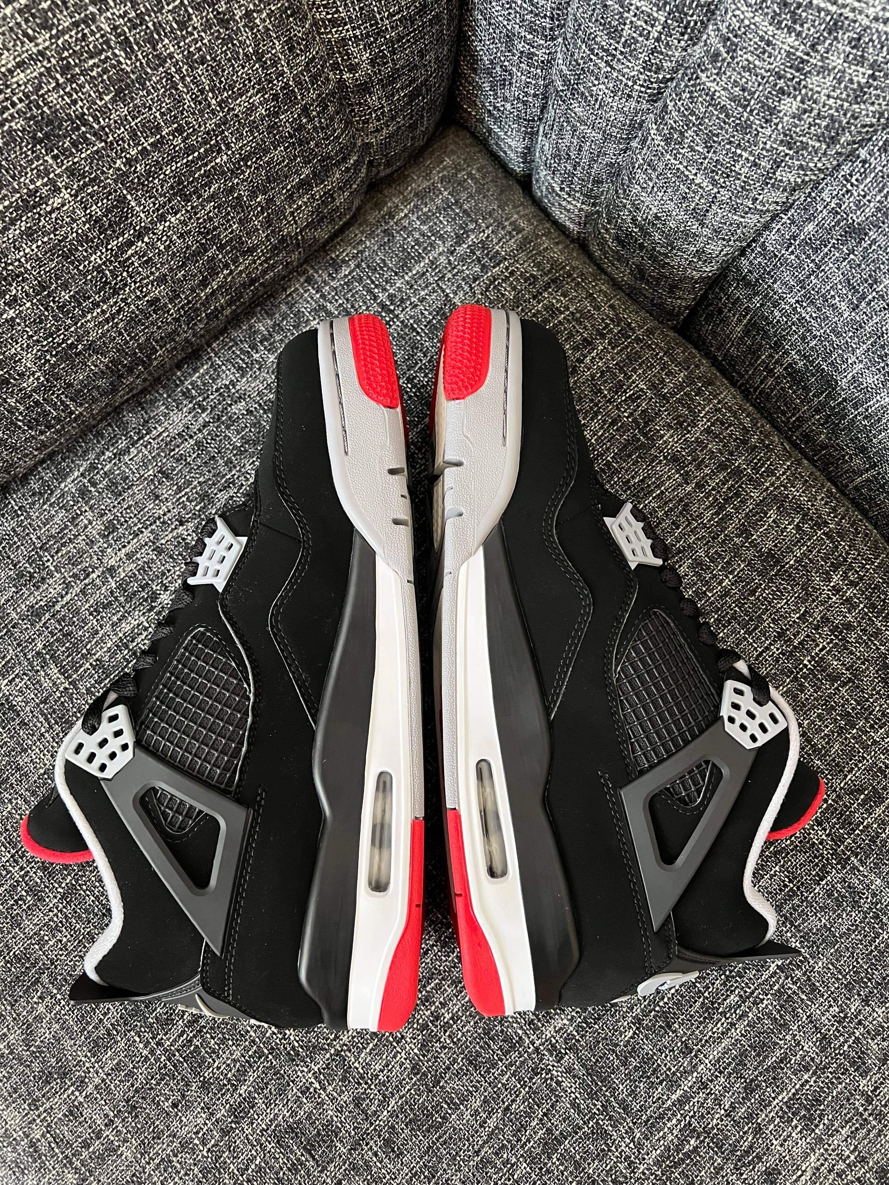 Air Jordan 4 Bred mărimea 43