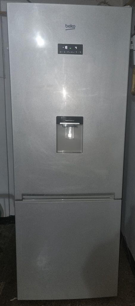 Combina Beko cu Dozator