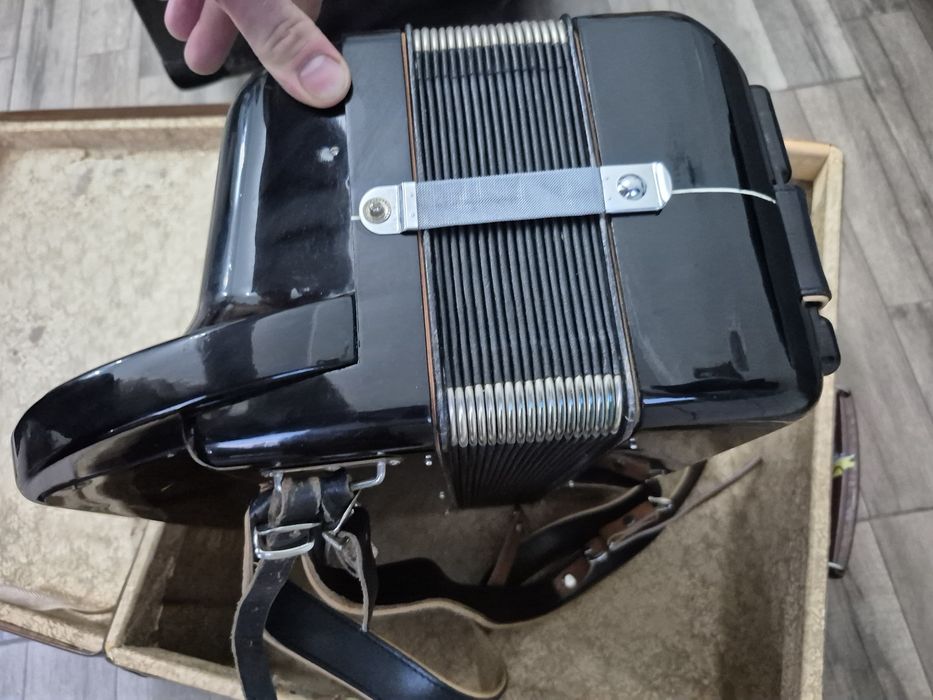Acordeon hohner amati IV
