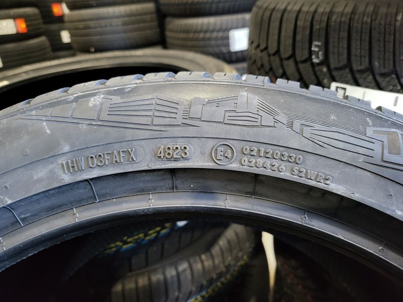 245/45/18 Continental 4бр