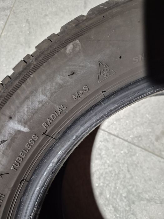 Vând cauciucuri 205/55/16 M+S 2 seturi diferite imp Germania