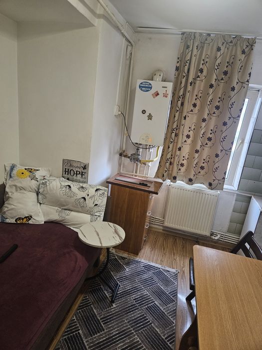 Garsonieră de vânzare