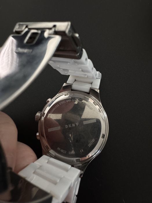 CeaS DKNY  ceramica impecabil 4912