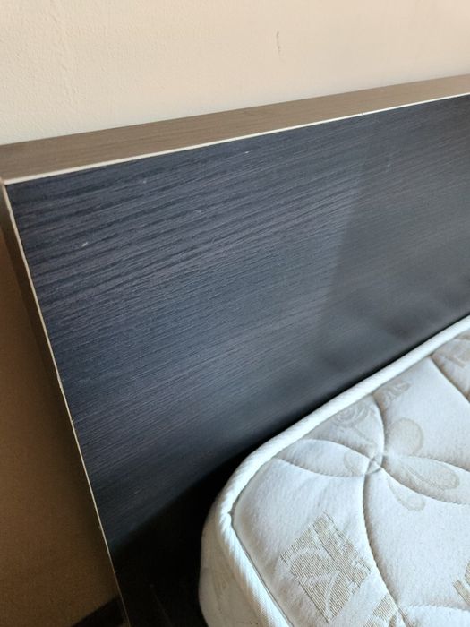 Спалня с матрак и гардероб