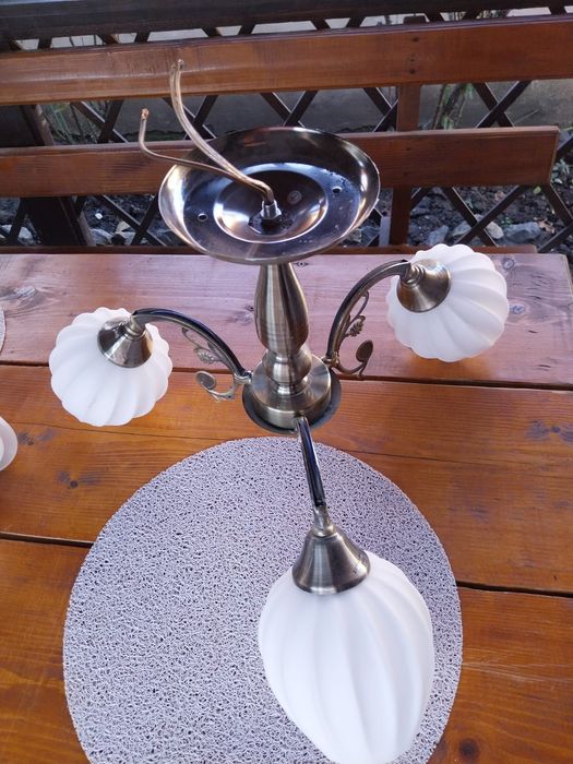 Candelabru  cu trei brațe