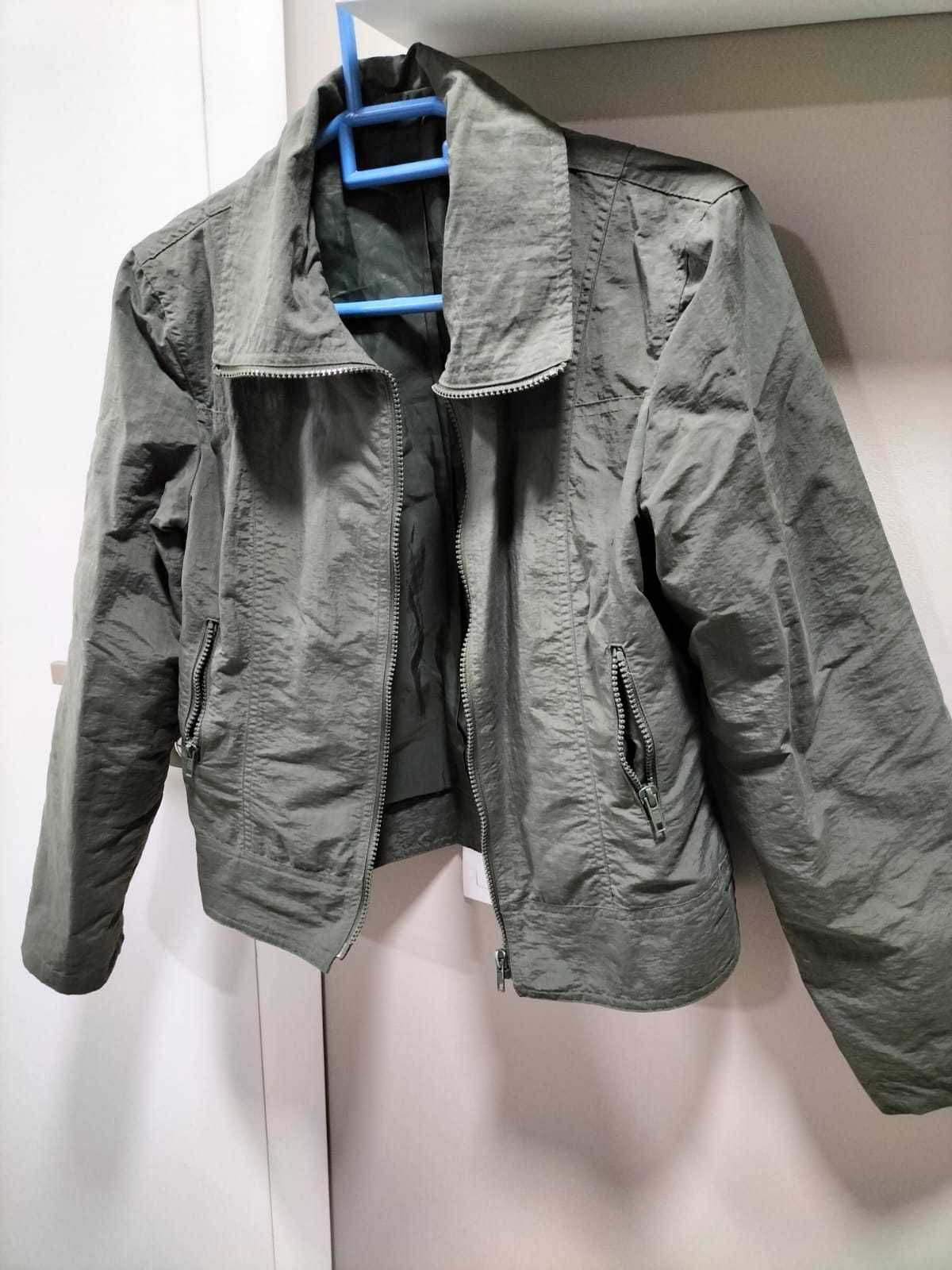 продам дешево куртку плащевку цвета хаки, 44-46 размер