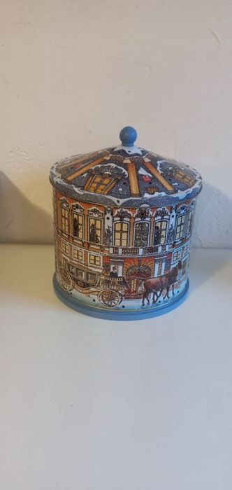 Cutie muzicală, Carousel Music Tin Box