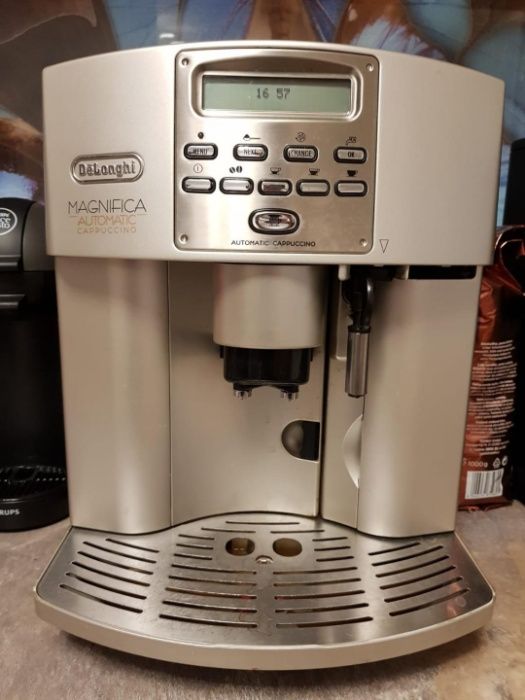 Expresor DeLonghi Magnifica Automatic Cappuccino