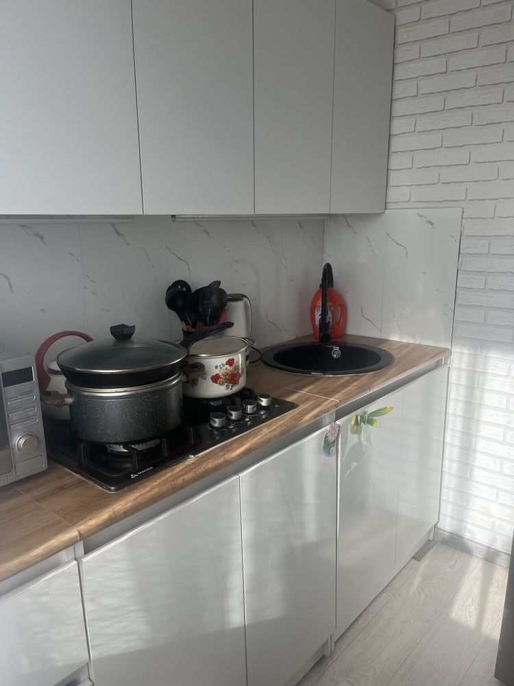Продам 3-х комнатную мебелированную квартиру