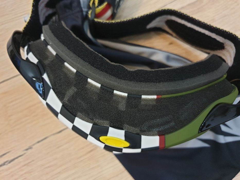 НОВИ - Oakley Crowbar Snow Flight Series Thunderbolt