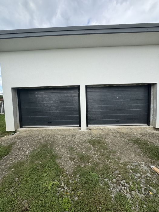 Usa garaj L3000 x H3000 gri cu geamuri -NOU!