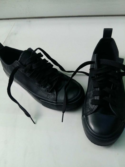 Tenesi Noi,tip Converse