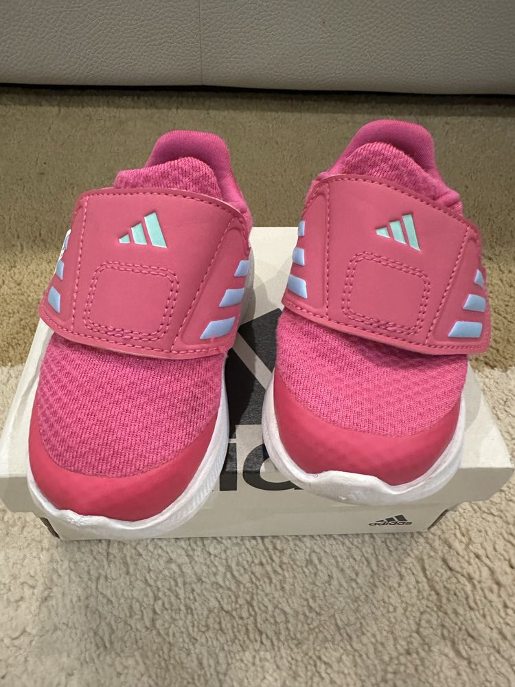 Маратонки adidas мрежести