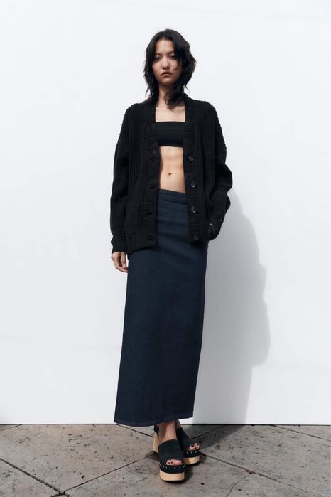 Жилетка Zara /Зара с накъсани детайли М размер с етикет