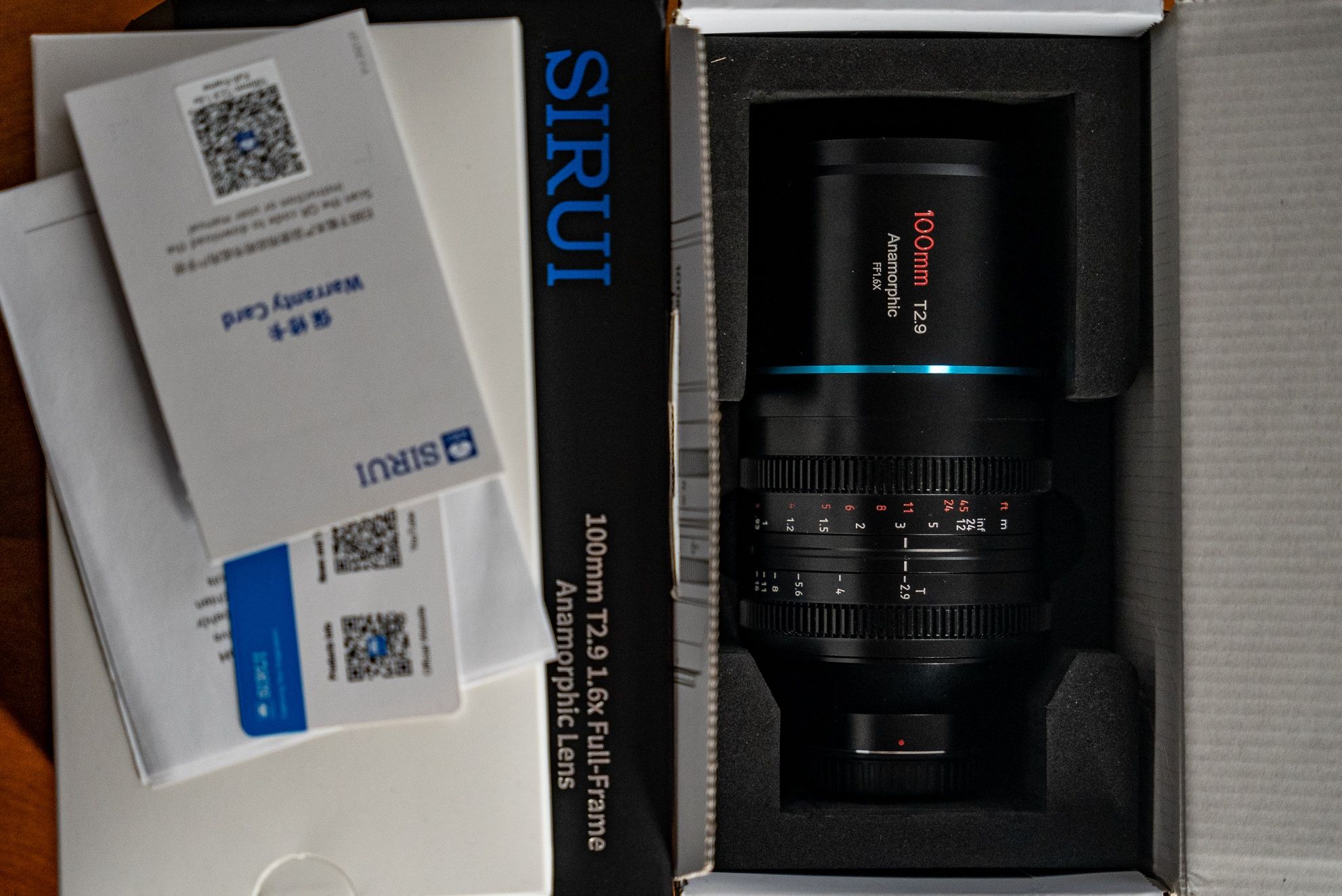 Sirui 100 mm 1.6x anamorphic Venus full frame Sony E