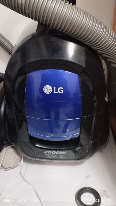 продам 2 пылесоса LG2000в и Tefal на запчасти в рабочем сост.по 10000т